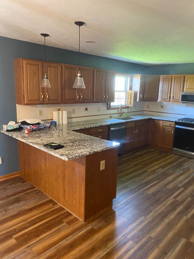 376 Schoolhouse Ln, Bargersville, IN 46106 - photo 5