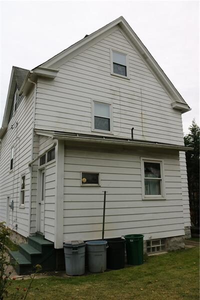 Rear view entrance is Mud room