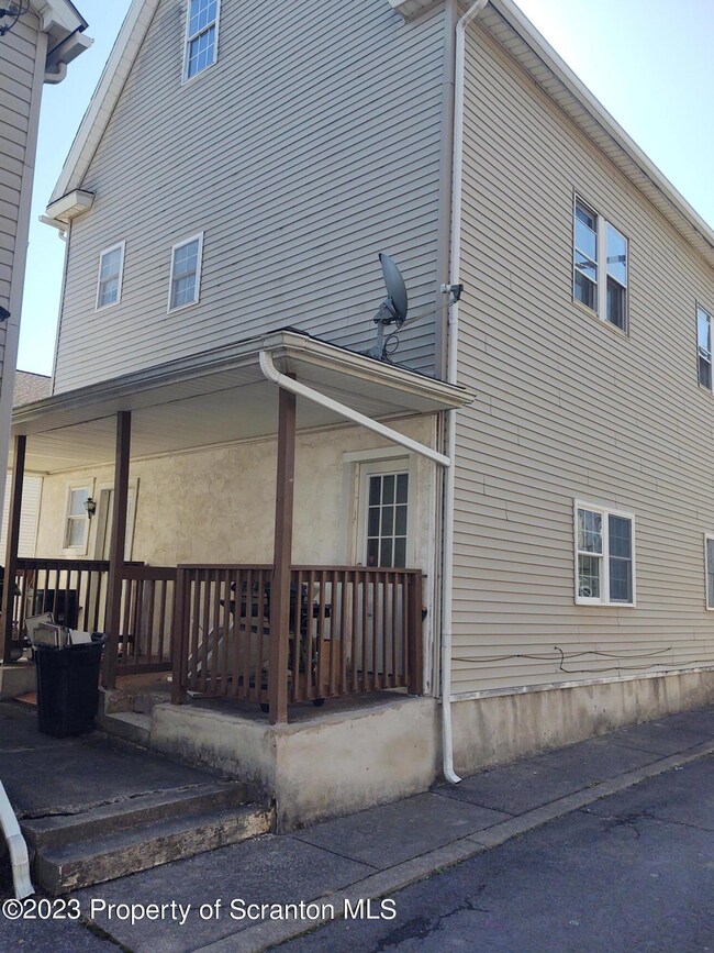58 W Broad St, Nanticoke, PA 18634 - photo 6