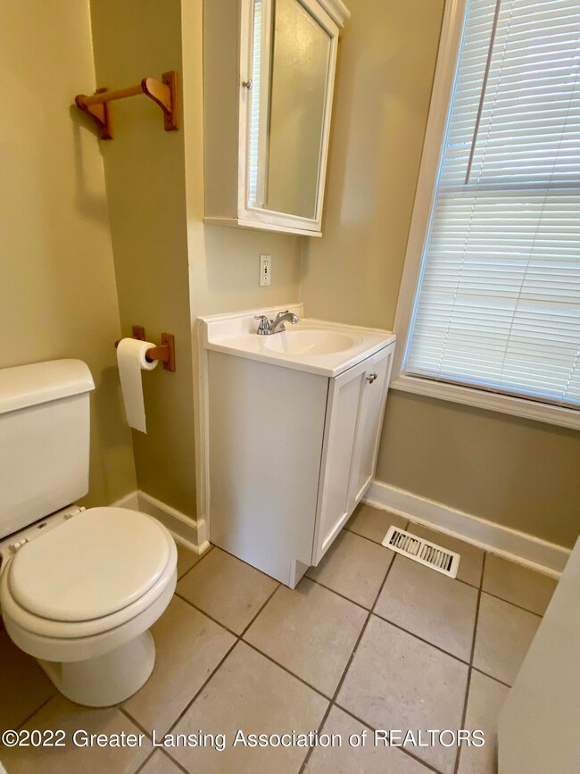 1019 N Walnut St, Lansing, MI 48906 - photo 7