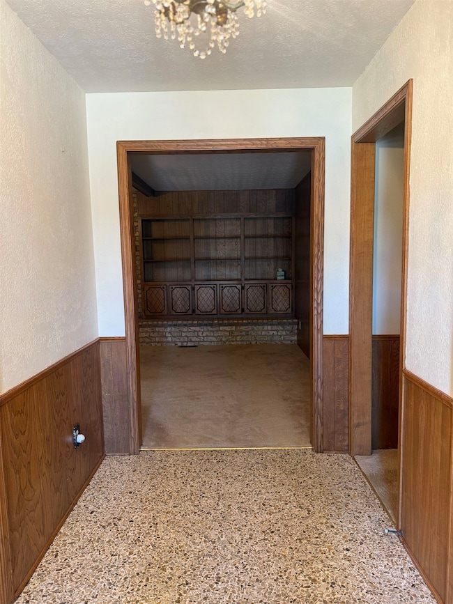 100 W 3rd St, Watonga, OK 73772 - photo 4