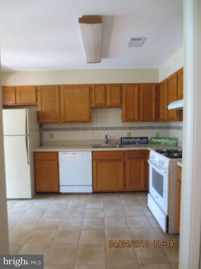 4171 Churchman Way unit 6-59, Woodbridge, VA 22192 - photo 7