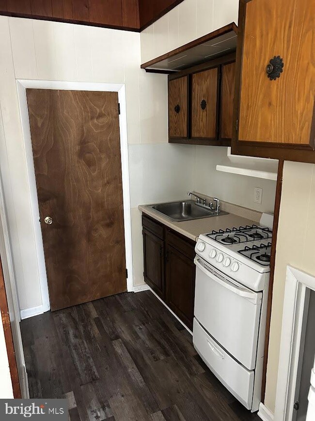 123 New St unit 2, Spring City, PA 19475 - photo 7