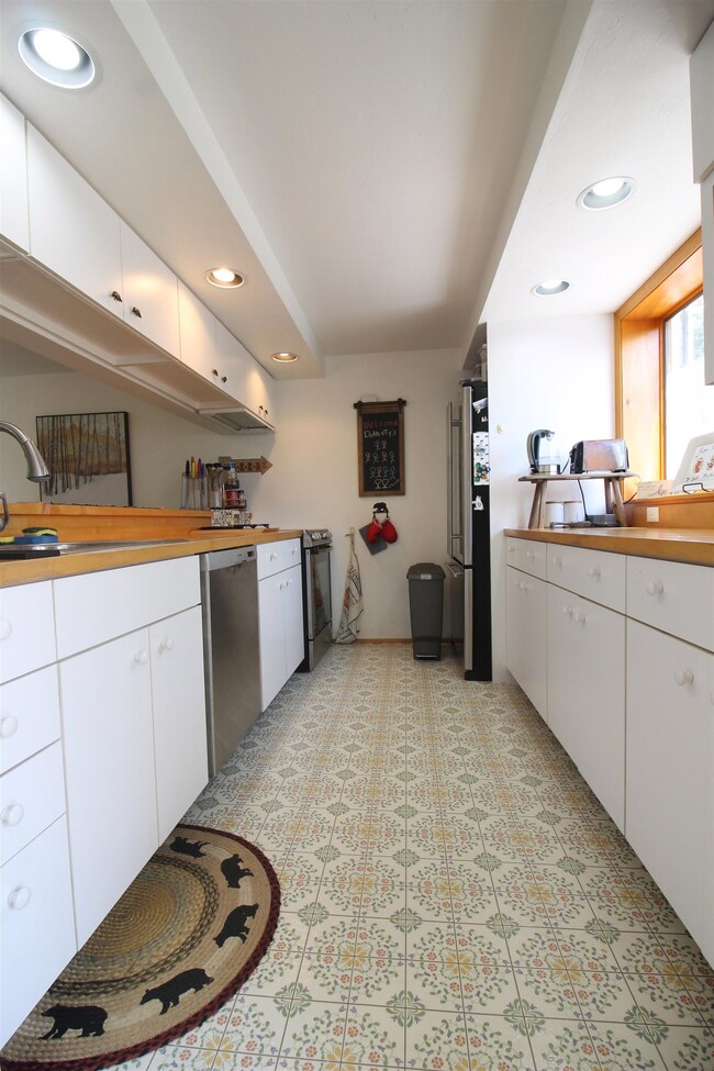 3 High Country unit 17, Waterville Valley, NH 03215 - photo 5