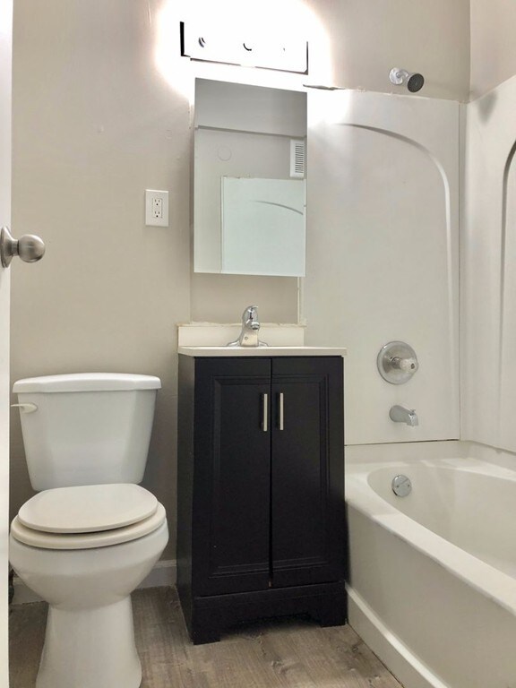 96 Nonotuck Ave unit 1R, Chicopee, MA 01013 - photo 6