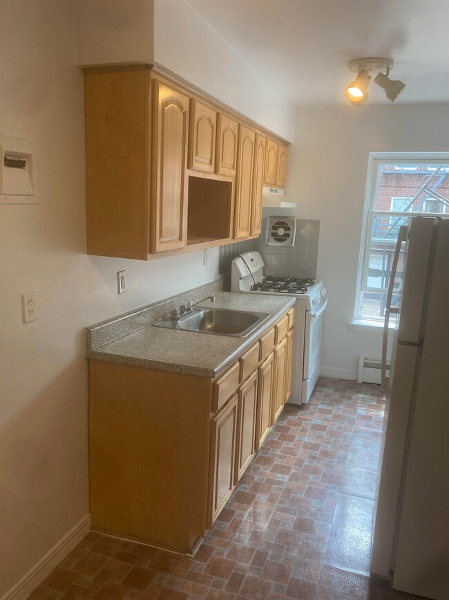 513 Grand Ave unit A, Englewood, NJ 07631 - photo 4