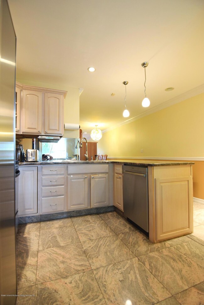 (5) Kitchen