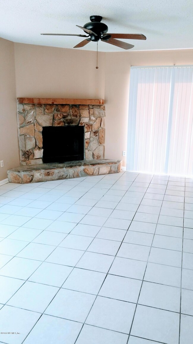 8914 Ivey Rd, Jacksonville, FL 32216 - photo 5