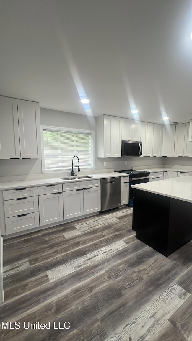 19E7B121-35D1-41D9-9CE2-4496273B6C59