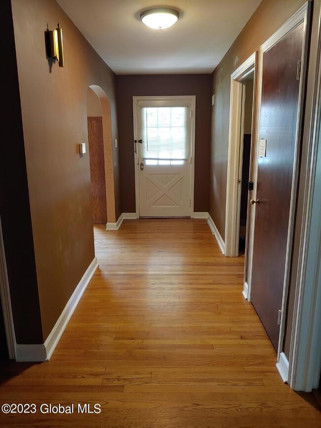 300 Alexander Ave, Schenectady, NY 12302 - photo 6