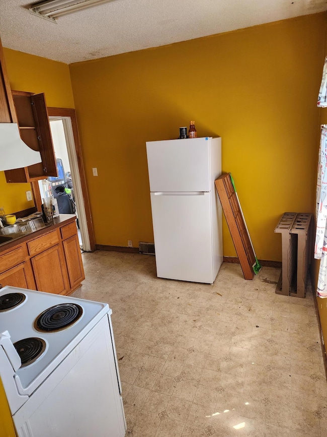 1332 Upton Ave N, Minneapolis, MN 55411 - photo 5