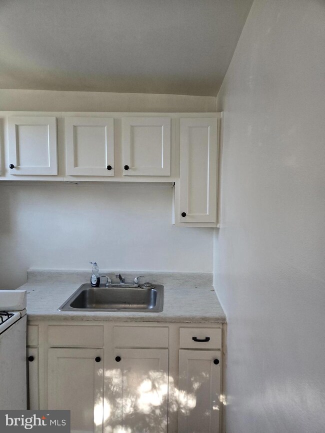 7011 Fieldcrest Rd, Baltimore, MD 21215 - photo 6