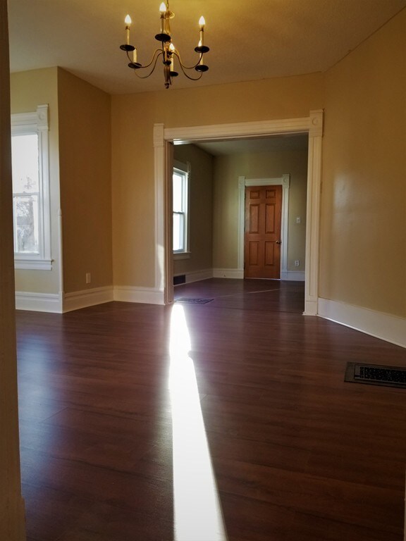 19 Merrick Ave, Springfield, MA 01109 - photo 3