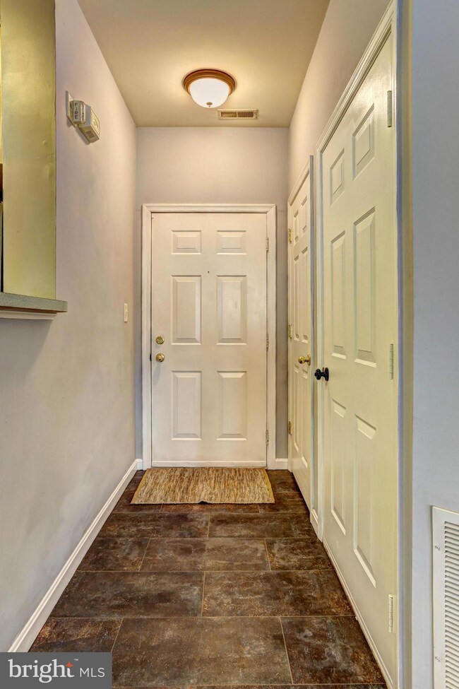 9617 Devedente Dr unit 205, Owings Mills, MD 21117 - photo 2