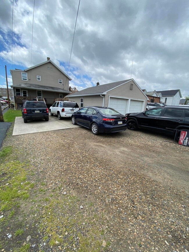 114 Union St unit 116, Taylor, PA 18517 - photo 4