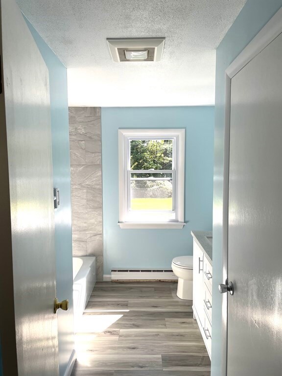 82 Tracy Cir, Amherst, MA 01002 - photo 2