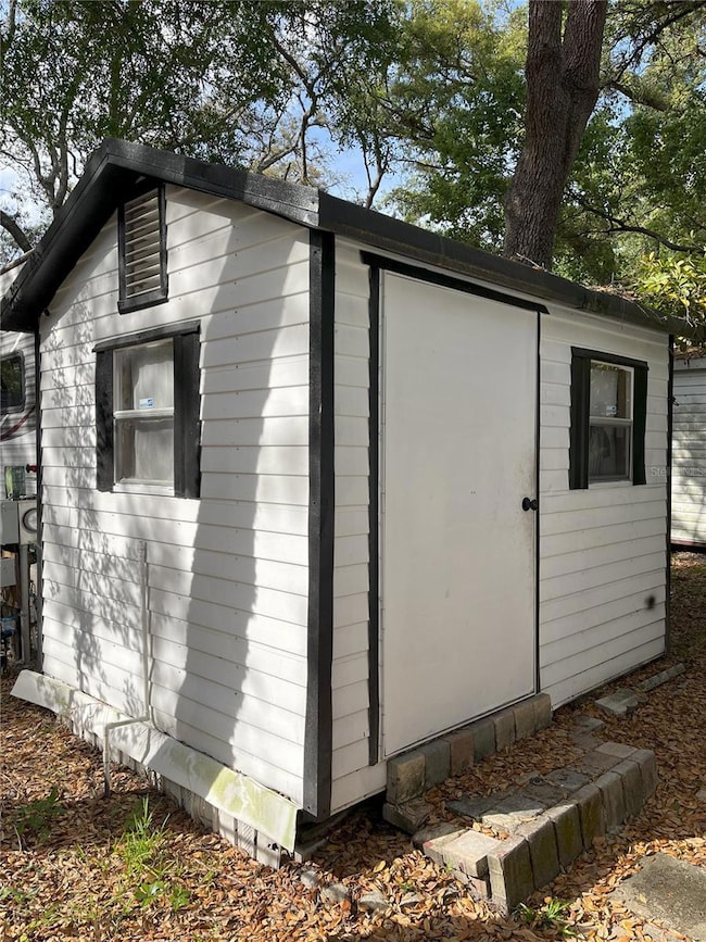 Shed - workshop - utility room