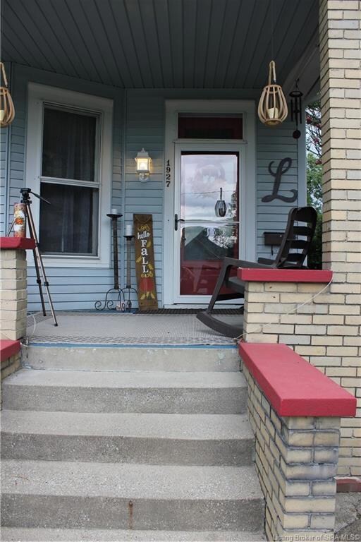 Steps onto the porch and entrance