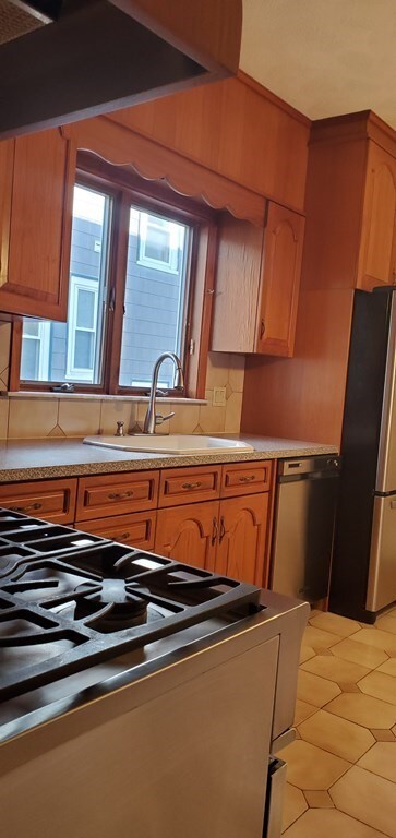 11 Woodman St unit 3, Jamaica Plain, MA 02130 - photo 2