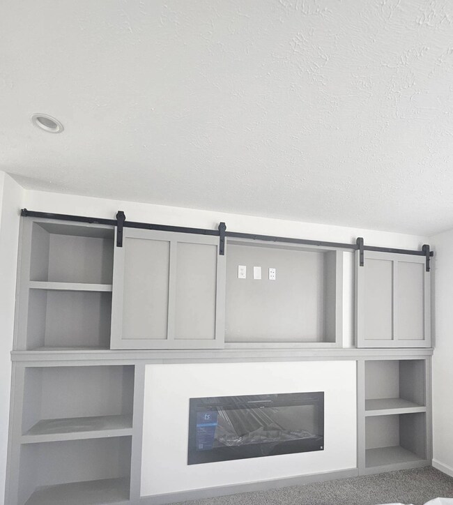 1021 River Line Dr unit 395, Howell, MI 48843 - photo 5