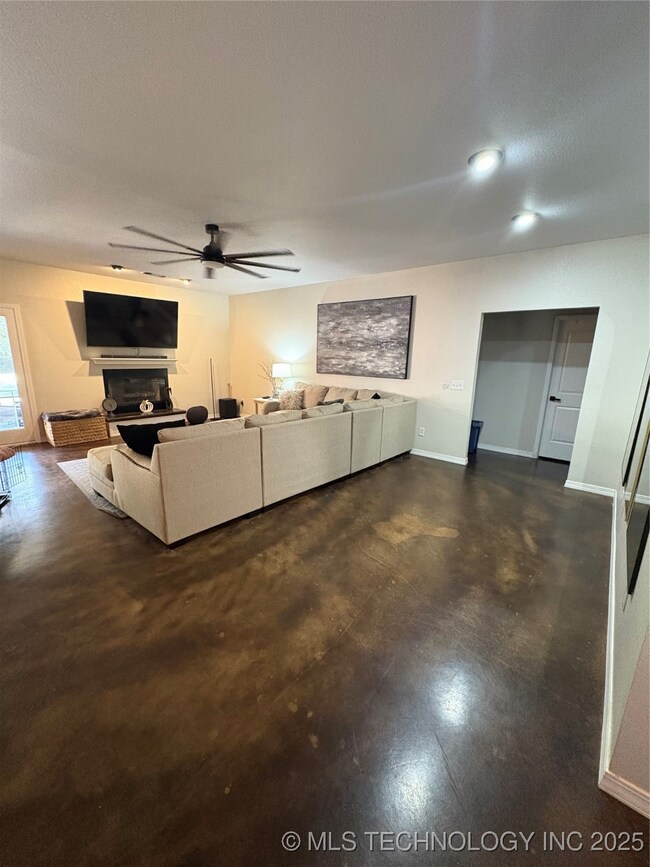 1526 S 5th St, McAlester, OK 74501 - photo 7