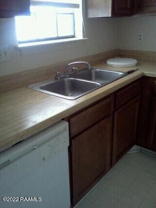 Kitchen Sink D