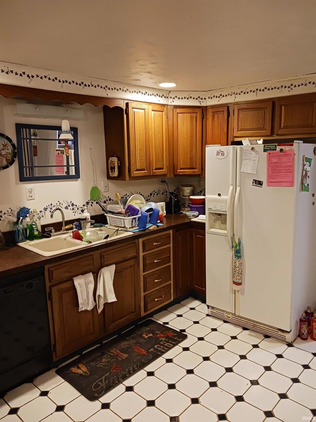 301 S Franklin St, Mentone, IN 46539 - photo 4