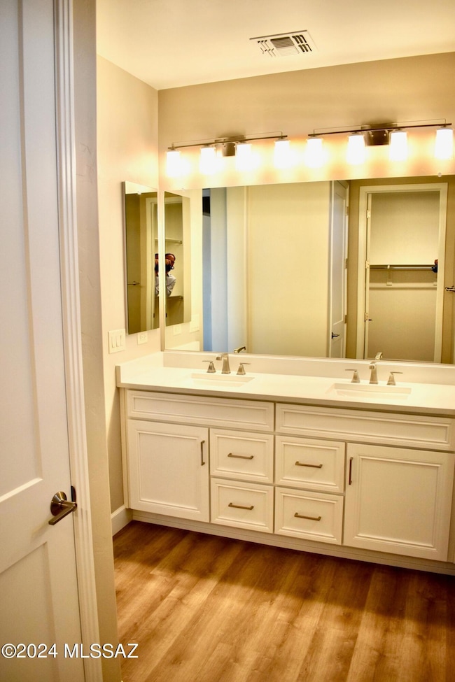 UN36 L86 Master Bath