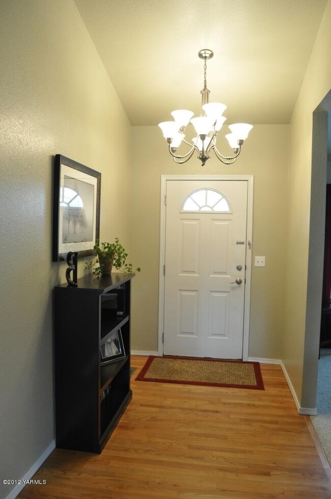 Entry w/hard wood flooring