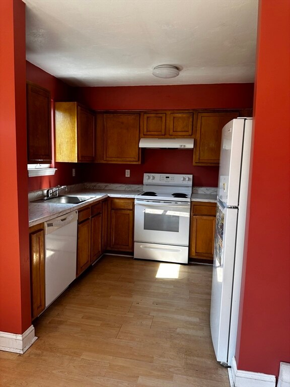 6 Hollis St, Worcester, MA 01610 - photo 4