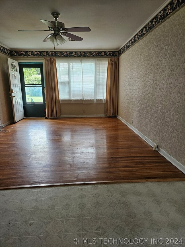 317 E Duncan St, Jenks, OK 74037 - photo 2