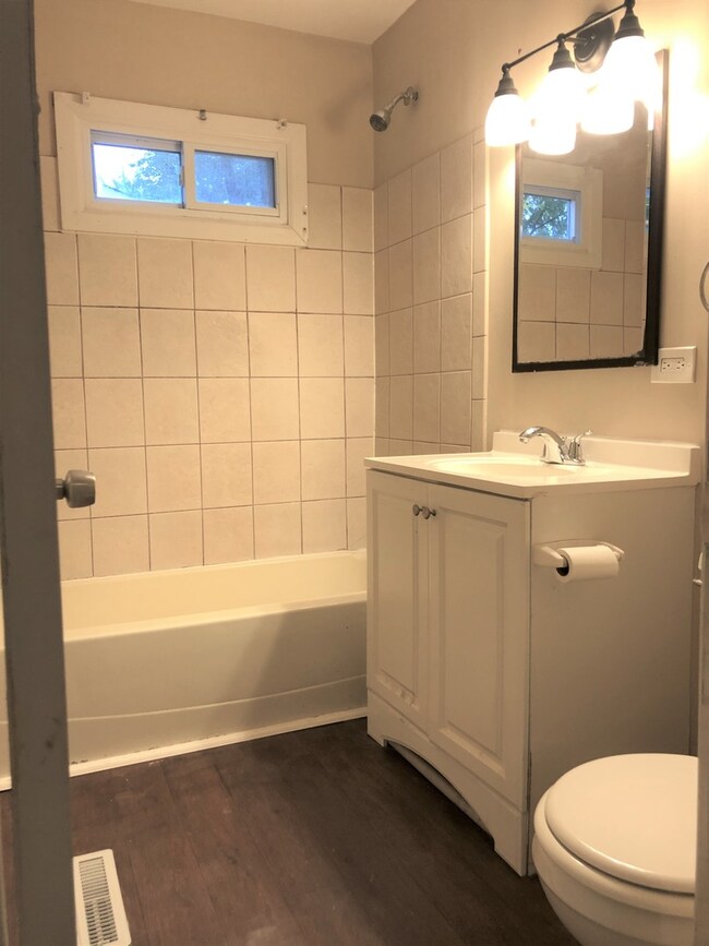 59 Birch St, Carpentersville, IL 60110 - photo 7