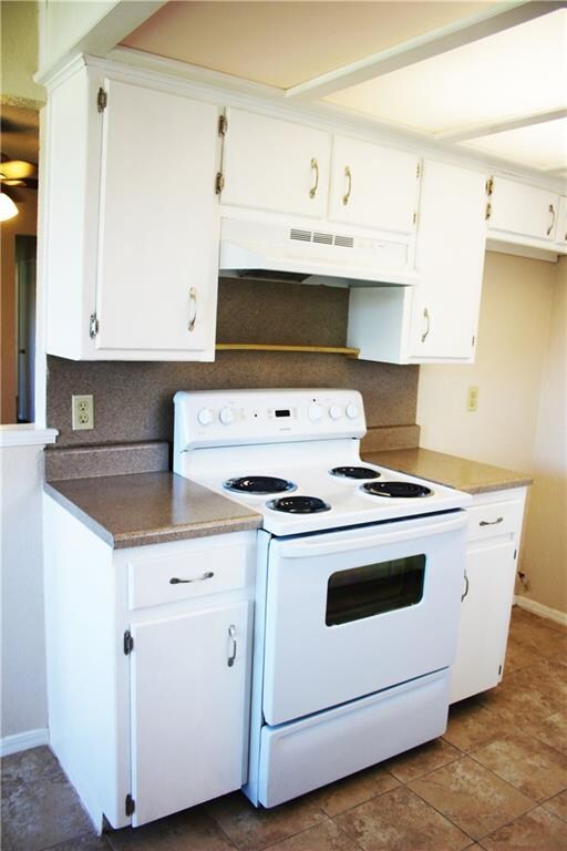 1513 NE 6th St, Moore, OK 73160 - photo 5