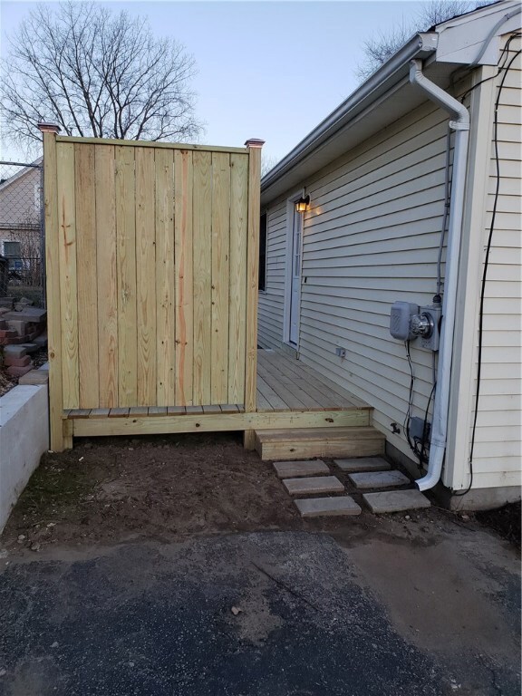 27 Ophelia St, Providence, RI 02909 - photo 4