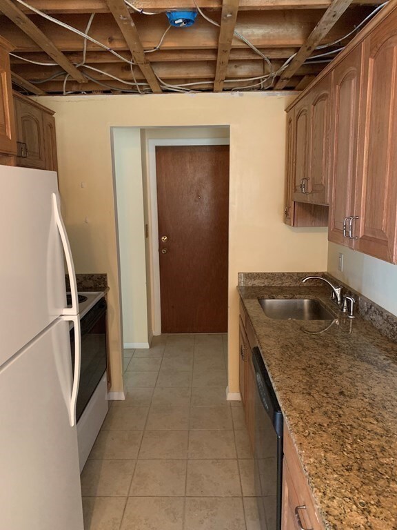 Fox Run Condominiums unit E3, Foxboro, MA 02035 - photo 5