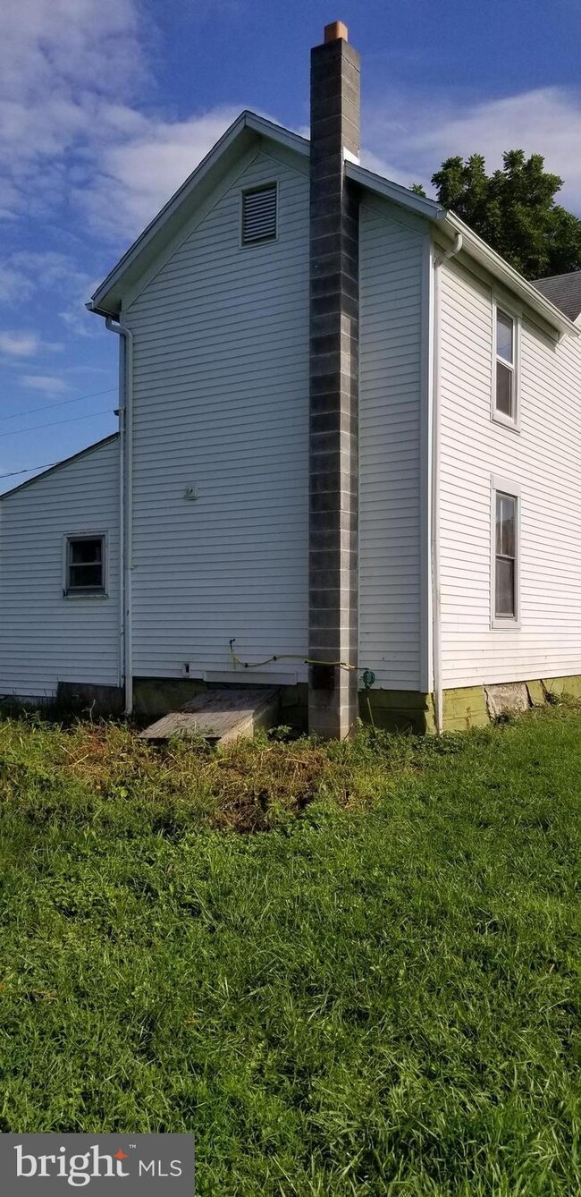 336 Hammond St, Great Cacapon, WV 25422 - photo 4