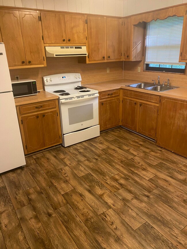 216 Hilltop Dr unit 5, Collinsville, VA 24078 - photo 4