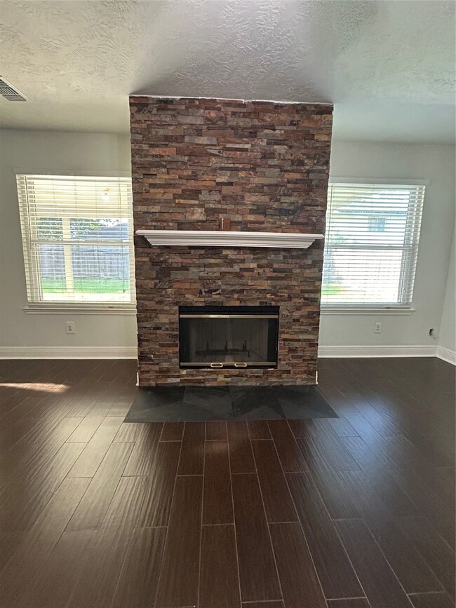 4525 Stonebridge Dr, Pearland, TX 77584 - photo 6