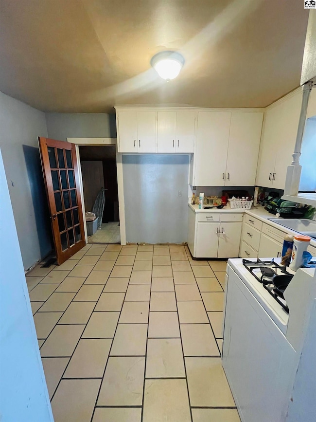 319 N 8th St, Sterling, KS 67579 - photo 3