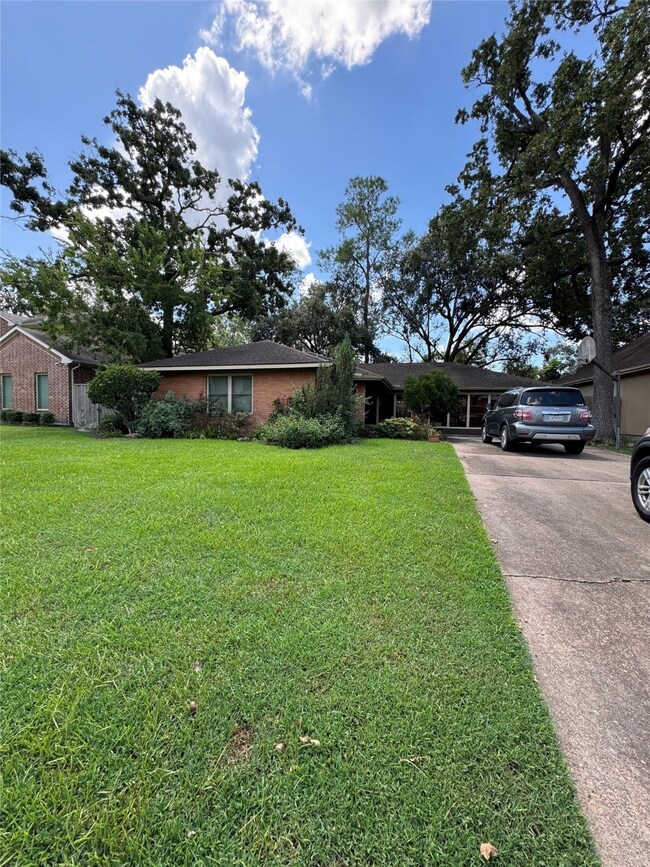 12911 Tosca Ln, Houston, TX 77024 - photo 4