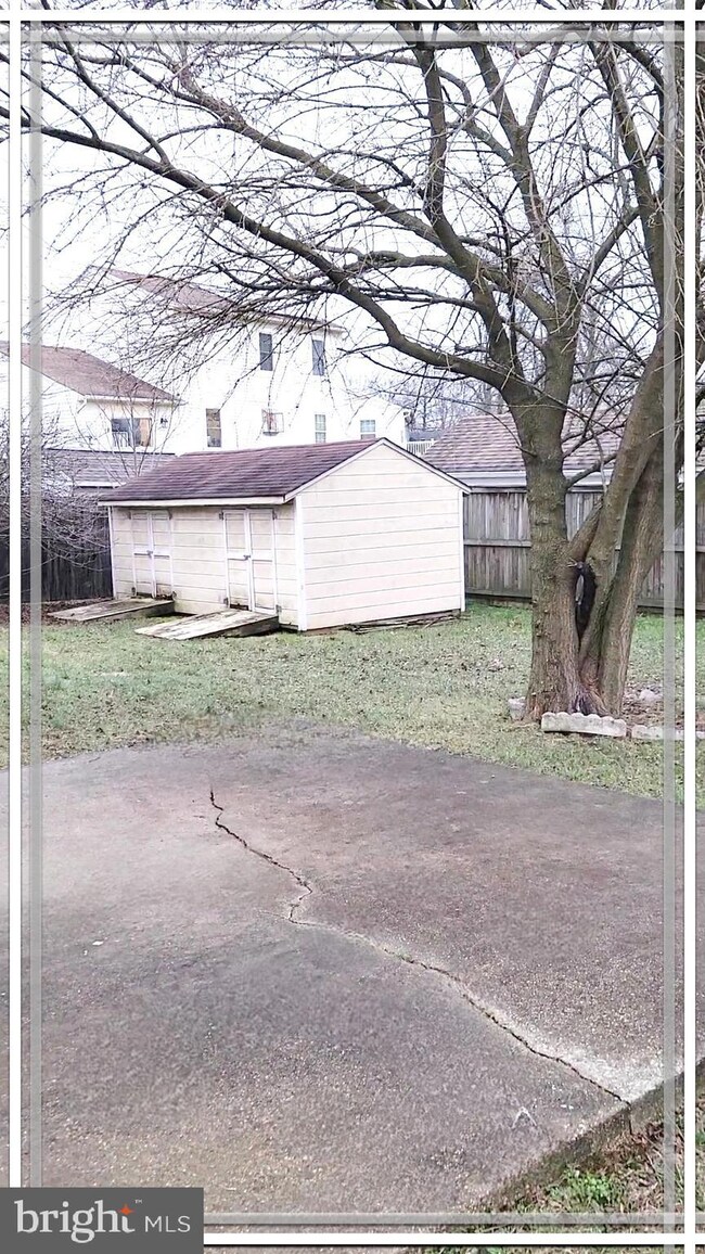 11901 Cleaver Dr, Bowie, MD 20721 - photo 2