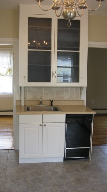 9 Amy St unit 2, Providence, RI 02906 - photo 4