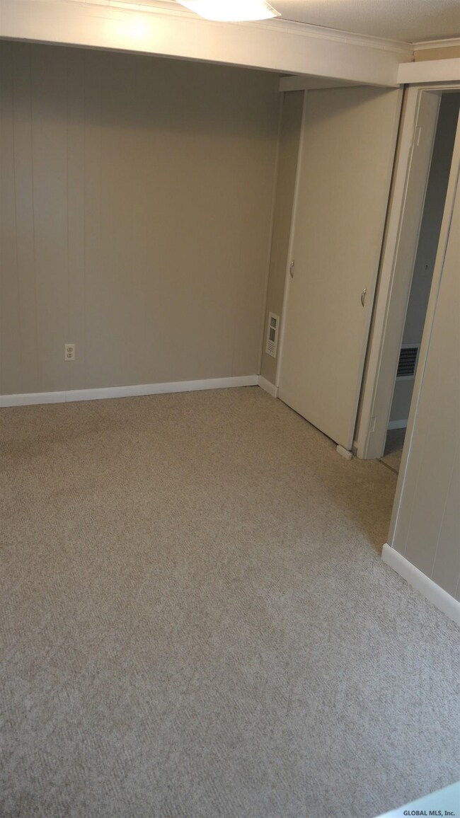 313 Perry St unit 2nd floor, Schenectady, NY 12306 - photo 5