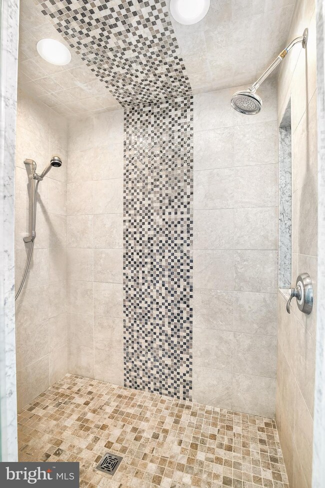 6810 Sholes Ct, Warrenton, VA 20187 - photo 5