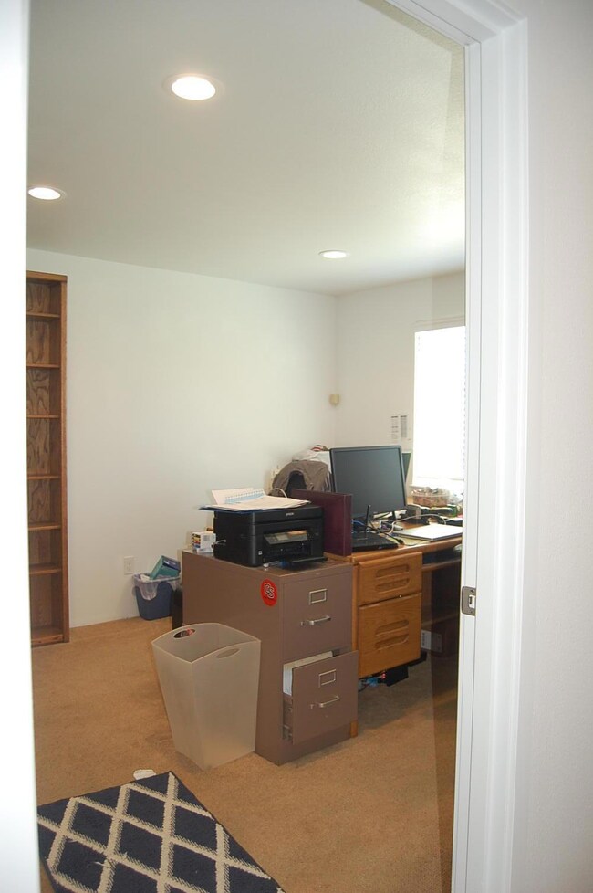 3040 Campus View Dr, Grants Pass, OR 97527 - photo 6