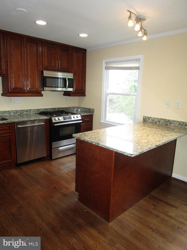 8247 Imperial Dr, Laurel, MD 20708 - photo 6