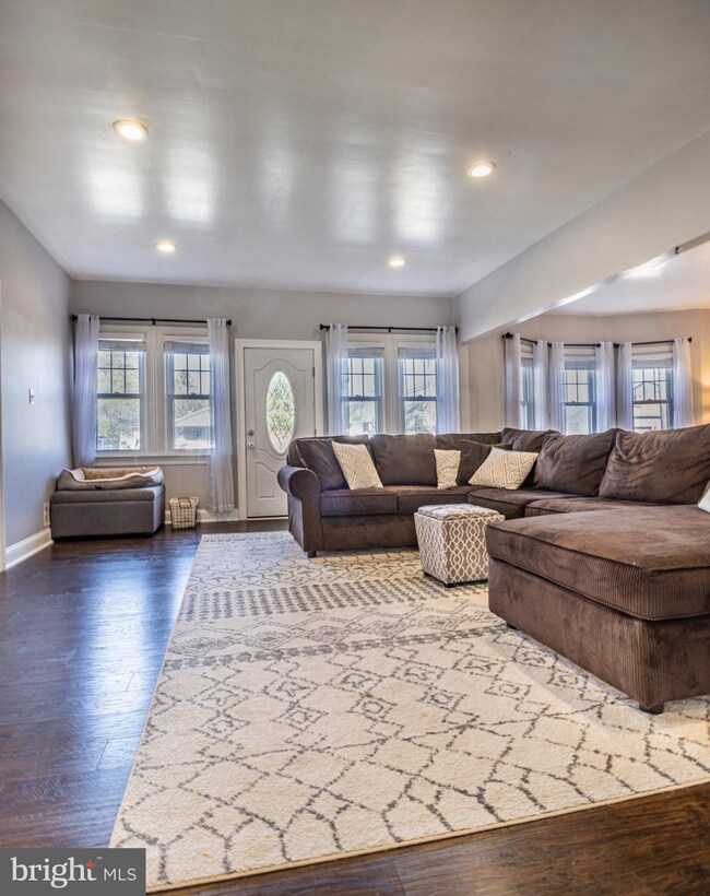 102 Grand St S, Hammonton, NJ 08037 - photo 6