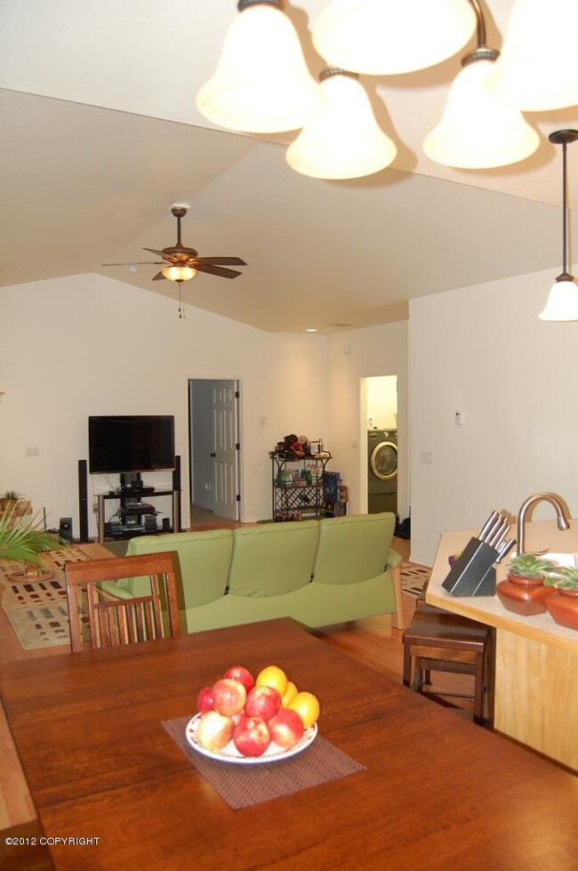 Dining area to living area