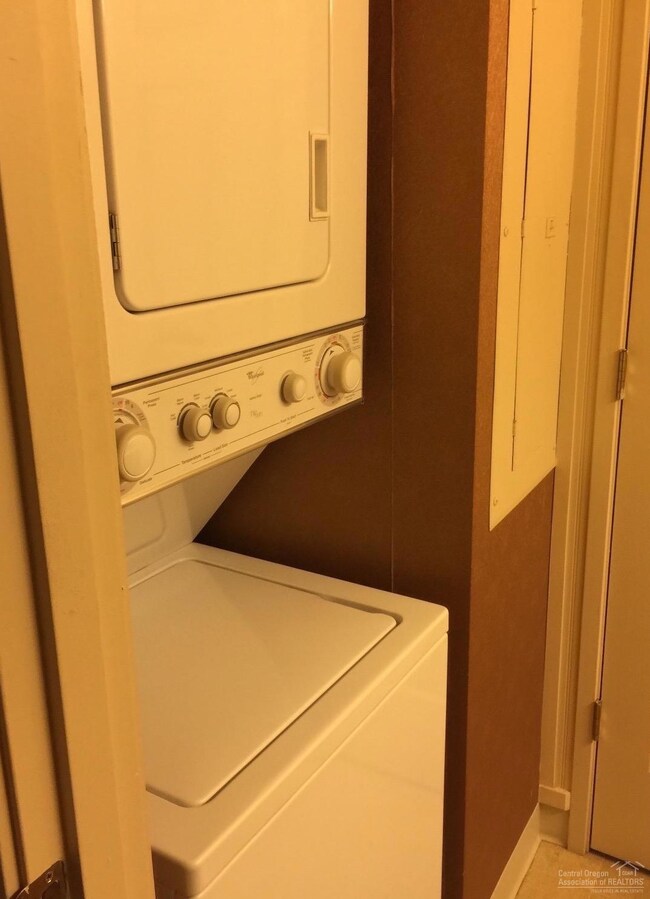 1830 Redtail Hawk Dr, Redmond, OR 97756 - photo 7