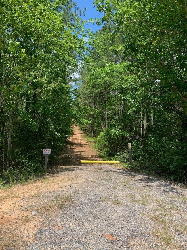Entrance from Colbert Bridge